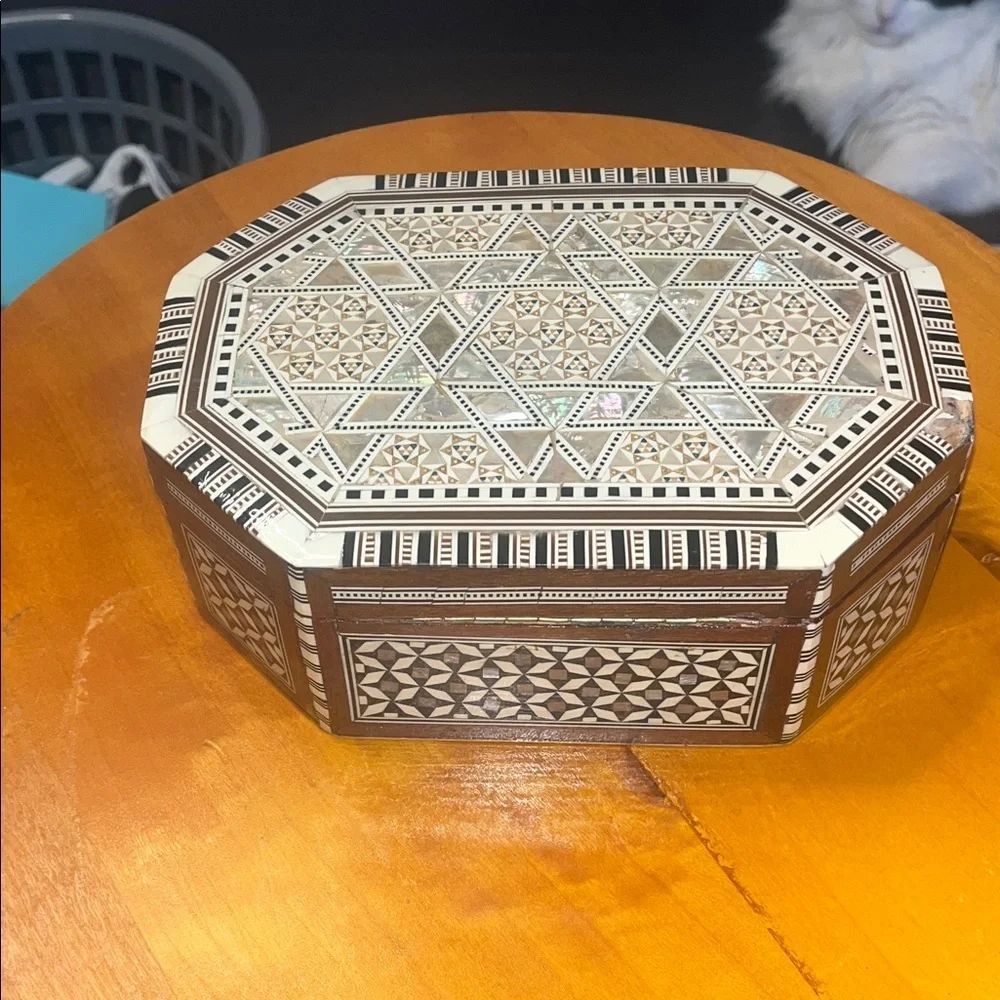 Middle Eastern/Moorish Decorative Box of Inlaid Woods and Mother-of-pearl